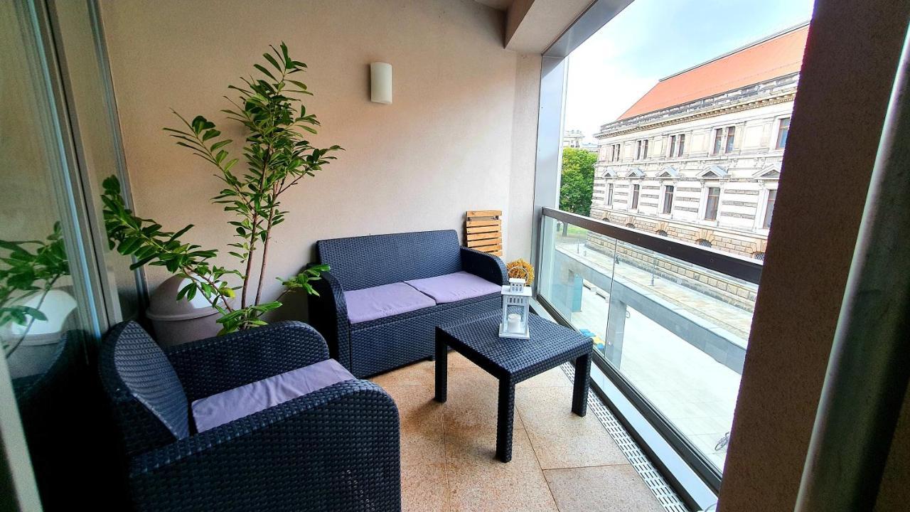 Pineapple Apartments Luxus Apartment Im Palais Am Neumarkt เดรสเดน ภายนอก รูปภาพ